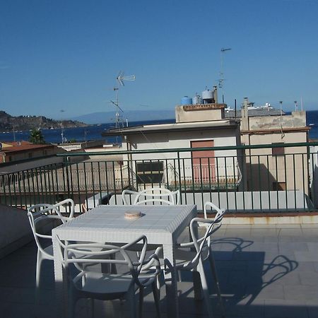 Nino'S Apartments Giardini Naxos Exterior photo