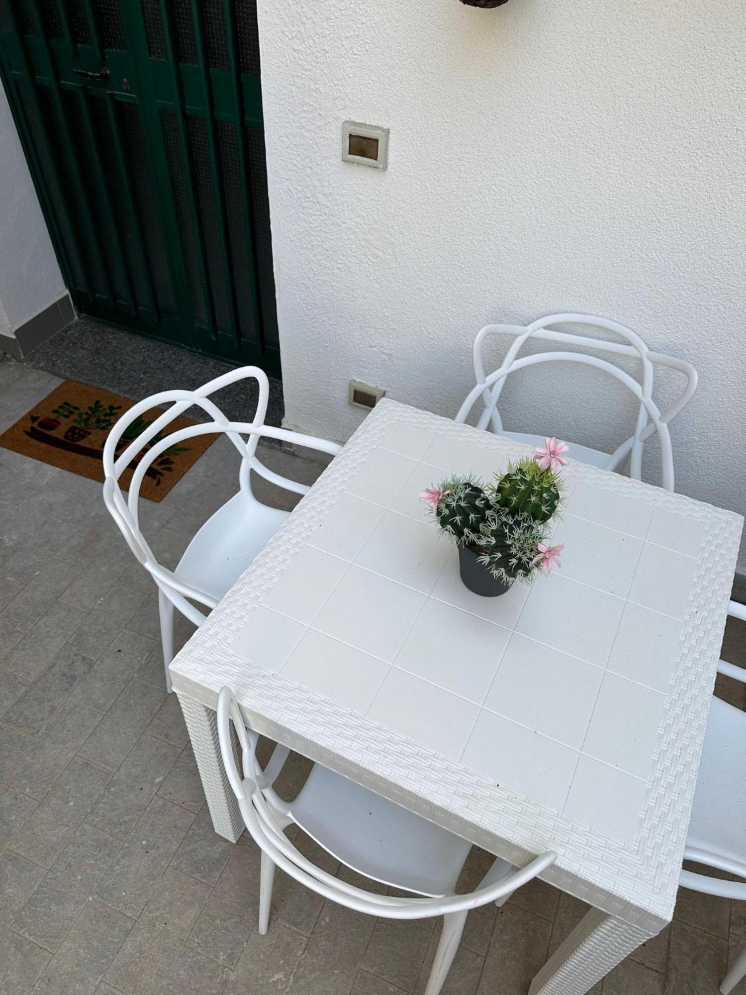 Nino'S Apartments Giardini Naxos Exterior photo