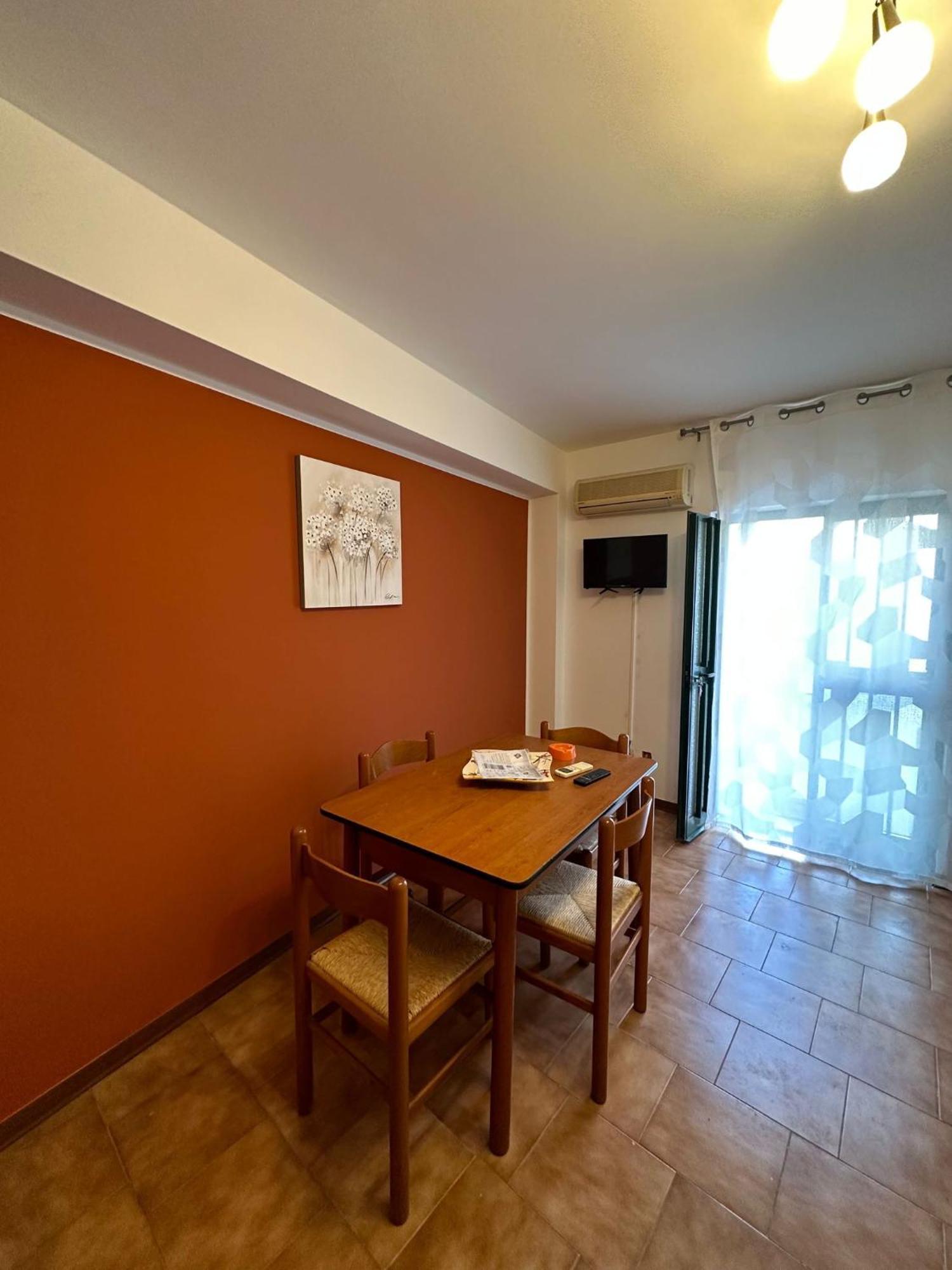 Nino'S Apartments Giardini Naxos Exterior photo