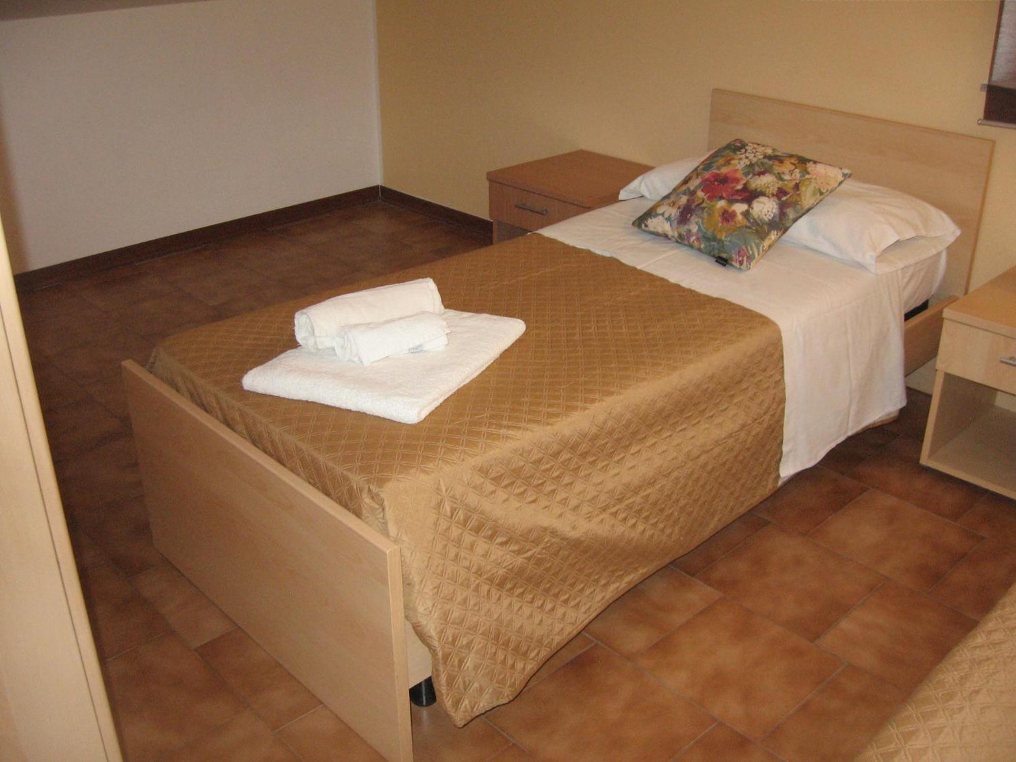 Nino'S Apartments Giardini Naxos Exterior photo